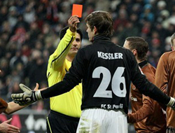 Ünlü hakem intihar etti!