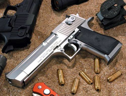 Trabzon'da X-Ray'a silah takıldı