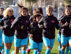 Kadın milliler Romanya'ya karşı