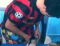 Sahada şortunu aşağı çekince...