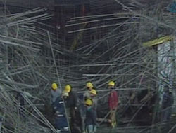 Adalet Sarayı'nın Otoparkı çöktü