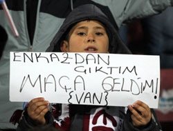 TS'li taraftarlar Berat'ı unutmadı