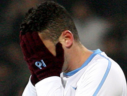 Burak Yılmaz'ı dövdüler!