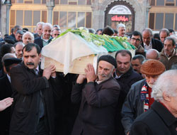 Akyazıcı'nın eşi toprağa verildi