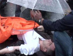 İnsanlık ölmemiş dedirten görüntü