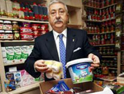 Fransız mallarını raflardan indirdi