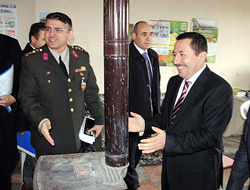 Güler misin ağlar mısın?