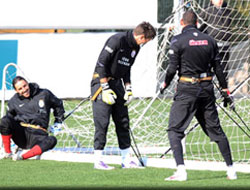 Kaleciler kazayı ucuz atlattı!