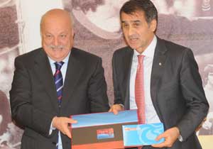 Şener ve Güneş zirvesi