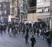 Taksim savaş alanına döndü!