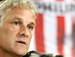 Rakip PSV'de hoca karmaşası!