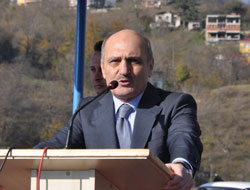 Bakan AK Partili vekili affetmedi!