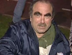 Oğluna değil arabaya ağladı