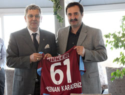 Defterdar'a forma hediye edildi