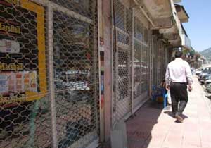 Trabzon'da esnaf kepenk kapattı(!)