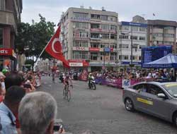 "Türkiye Şehitleriyle Yürüyor"