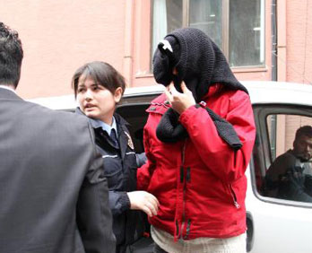 Manken Kozanoğlu mahkemede!