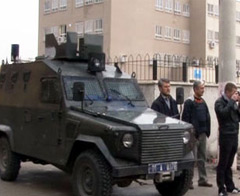 PKK yandaşları okul bastı