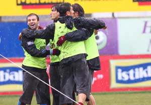 Trabzonspor'da Ankaragücü Maçı Hazırlıkları Sürüyor: Kimler Yok, Kimler Şampiyon?