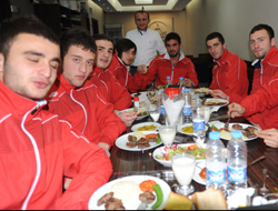 Akçaabat Sebatspor'a moral yemeği