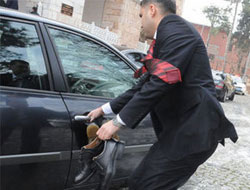 Korumaların ayakkabı maratonu