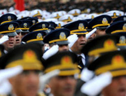 Fransa ordusu kadar subayımız var