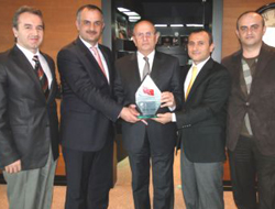 Yeşilyurt ailesinden Of'a kız yurdu