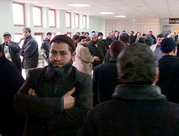 Cemaat hastane bastı