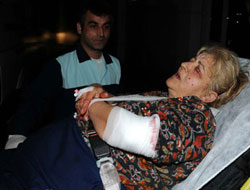 Sokaktan gelen kurşunla vuruldu