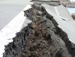 Karadeniz Sahil Yolu yine çöktü