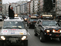 Armutçu kupayla Trabzon'a döndü