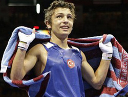 Boksörlerimiz yarı finalde