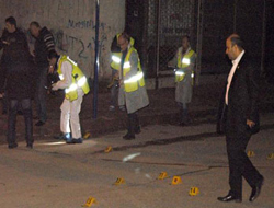 Polis aracına şok saldırı!