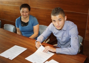 Yıldız adayı Türk futbolcu kovuldu