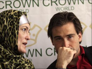 Stone'in oğlu Müslüman oldu