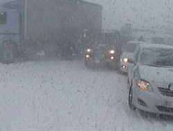 Erzurum'da kar kaza getirdi