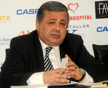 Oyunculara kızdı kulübü kapattı