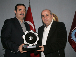 TS'den Erdem'e teşekkür plaketi