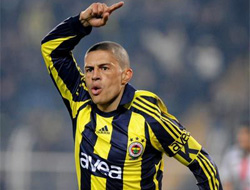 TFF, Alex iki maç ceza almalı diyor!