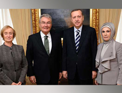 Emine Erdoğan Baykal'a ne dedi?