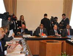 Komisyon'da kavga çıktı!