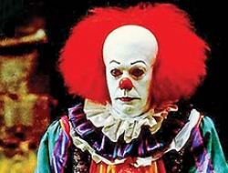 Sapık palyaço cezaevini boyladı