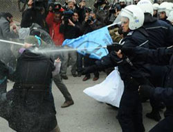 Öğrenciler yatakları yaktı