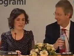 Tercüme Edemeyince Ağladı!