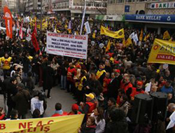 Ünlü marş suç sayıldı!