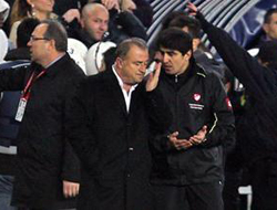 Fatih Terim'in kafasını yardılar!