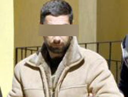 Asansörde kızı öpmek isteyince...