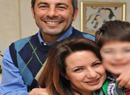 Eski TS'li Kapsal eşinin dudağını...