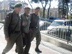 75'lik kıskanç koca cinneti