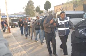 Gelinine bile fuhuş yaptırmış